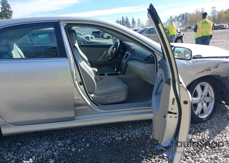 2009 Toyota Camry Se V6 z USA, uszkodzony, nr VIN 4T1BK46K39U092015